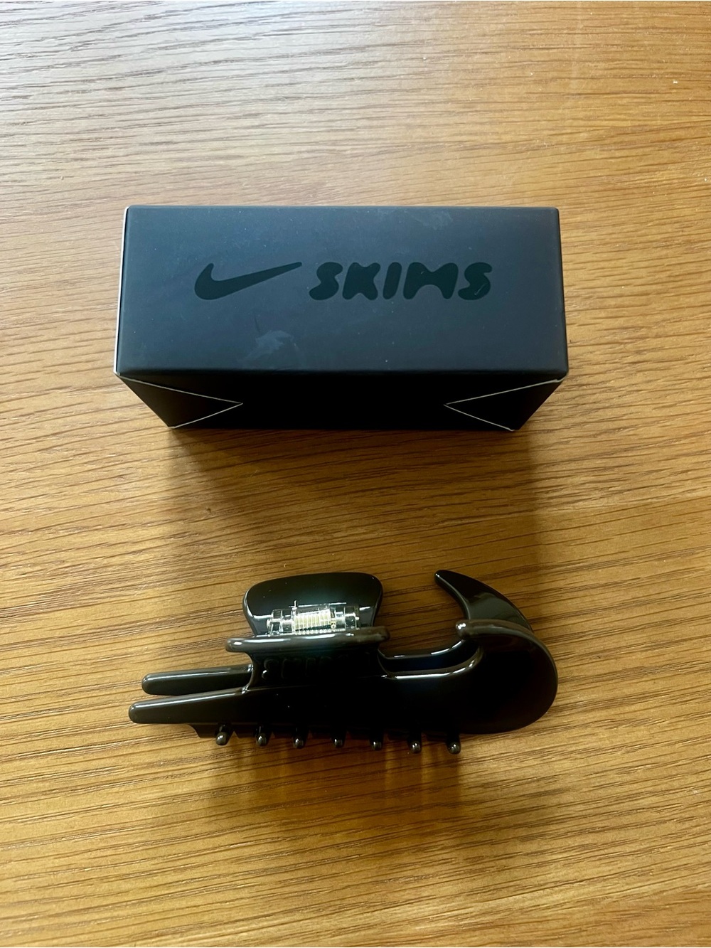 SKIMS Black Hair Claw Clip